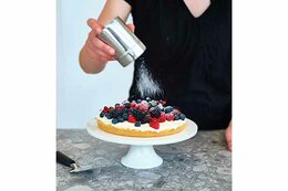 Serveerschalen op voet