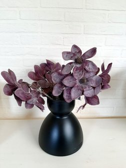 paarse kunstbloemen magnolia