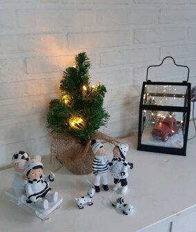 Kinderen Met Hond Poly Kerstbeeldje Zwart/Wit&nbsp;