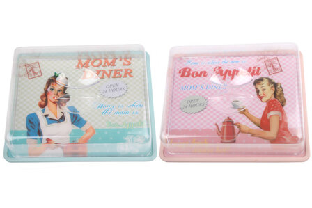 RETRO MOM CAKE BOX MET PLASTIC&nbsp;DEKSEL 2ASS 25,5X20,5XH8CM  Wordt assorti geleverd. 25,5X20,5XH8CM 