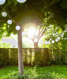 COTTON BALL LIGHTS BUITEN LICHTSLINGER -BLANCO