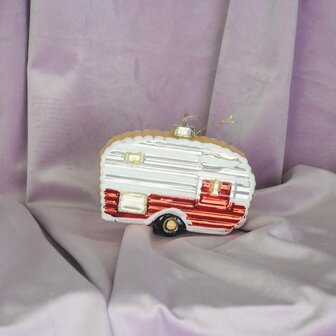 Kerstbal-&nbsp;Kersthanger - Caravan - Wit/Rood - Glas&nbsp;- 11,5x5x8cm