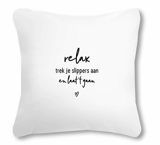 Buiten Sierkussen met tekst 'Relax, trek je slippers aan en laat 't gaan' – Waterafstotend tuinkuss