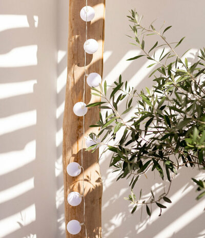 COTTON BALL LIGHTS BUITEN LICHTSLINGER -BLANCO