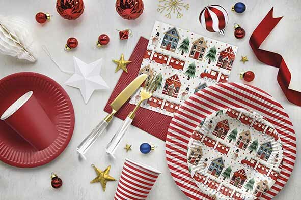 BORD COZY CHRISTMAS TOWN D18CM SET8 PAPIER   Handige "wegwerp "Kerstbordjes van karton. Extra feestelijk met de f