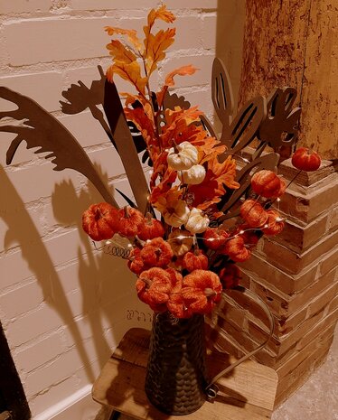 Pompoen kunsttak Oranje 10x4x50cm.