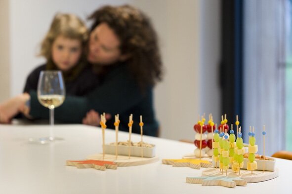  serveer plank met 15 prikkers Ananas, voor hapjes