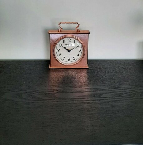 Klok staand goudkleur antiek model