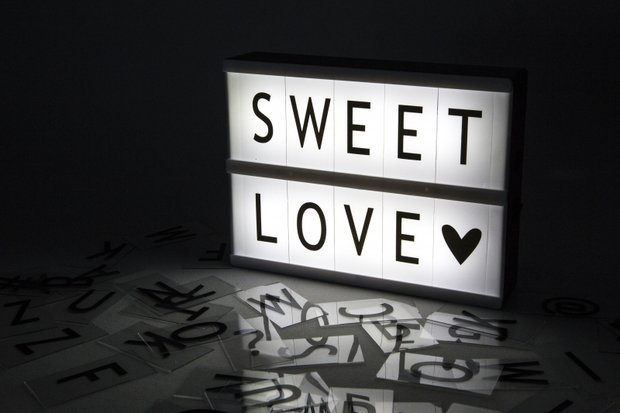 LightBox  A5 | USB kabel en letters