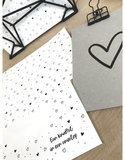  Envelop hartjes patroon en tekst 'Een knuffel in een envelop'