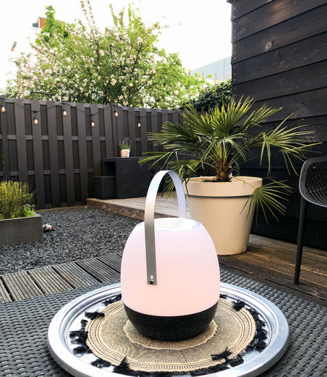 BUITEN TAFELLAMP PINE + LUIDSPREKER
