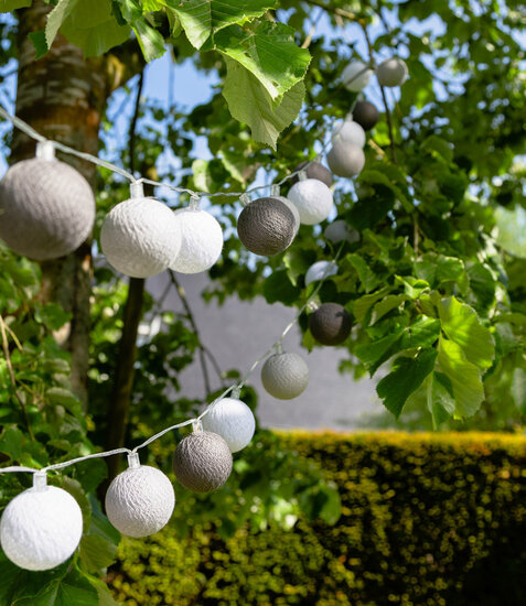 COTTON BALL LIGHTS Buitenlichtslinger - grijs