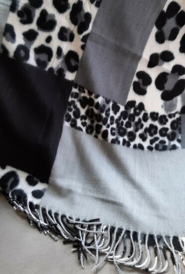 Sjaal Leopard soft 180x70