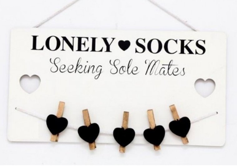 Wanddecoratie met knijpertjes | Lonely socks