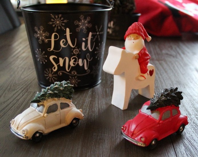 AUTO MET LED licht en Kerstboom